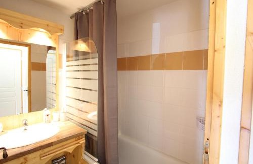 Chamrousse Apartamento | Charmant studio 25m² au pied des pistes avec terrasse, centre station, équipements complets - FR-1-340-243
