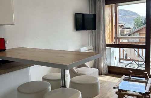 Jeux Apartamento | Charmant Studio 4p avec Terrasse Sud – Proche Pistes & Commerces – Alpe d'Huez - FR-1-405-339