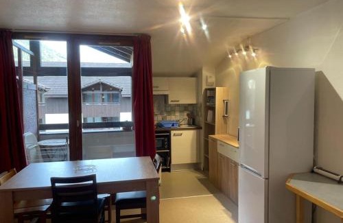 Brides-les-Bains Apartamento | Charmant studio avec balcon et parking - Proche centre et Thermes - 4 pers. - FR-1-512-79