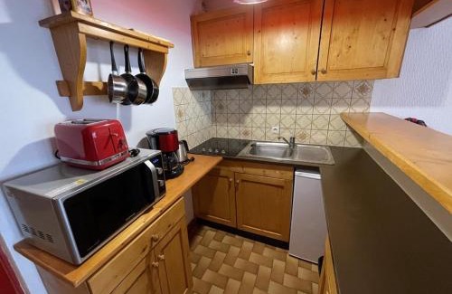 Laveissiere Apartamento | Charmant studio au coeur de la station, balçon exposé, idéal pour 4 personnes - FR-1-787-7