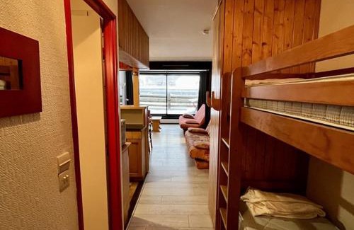 Laveissiere Apartamento | Charmant studio au coeur de la station, balçon exposé, idéal pour 4 personnes - FR-1-787-7
