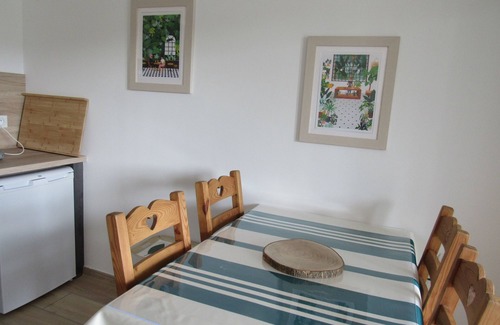 Formigueres Apartamento | Charmant Studio Avec Parking et Garage Pour Déposer en Sécurité vos Équipements