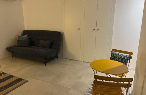 Goise-Champommier-Champclairot Apartamento | Charmant Studio/Centre ville