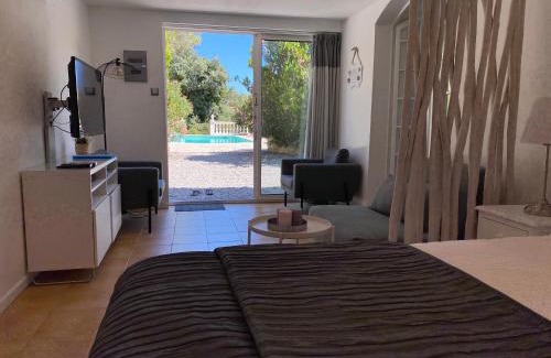 Sillans-la Cascade Apartamento | Charmant Studio avec Piscine Privative sur 1500m2 de Terrain Proche Cascade de Sillans VAR Verdon