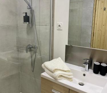 Capucins - Victoire Apartamento | Charmant studio rénové et climatisé