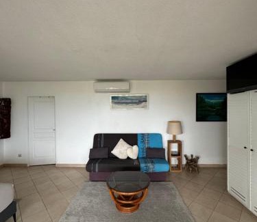 Bas du Fort Apartamento | Charmant studio vue mer imprenable, proche plage