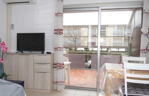 Balaruc-les-Bains Apartamento | Charmant T1 avec grande terrasse, climatisé, proche des Thermes, équipé lave-vaisselle et lave-linge - FR-1-553-43