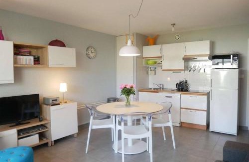 Etel Apartamento | Charmant T2 à Étel - 40m² avec Wifi, Terrasse & Parking, près du port et des plages - FR-1-479-34