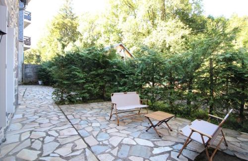 Mont-Dore Apartamento | Charmant T2 au Mont-Dore, 38m², proche thermes, terrasse et wifi, résidence calme, parking à proximité - FR-1-608-252
