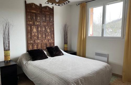 Cambo-les-Bains Apartamento | Charmant T2 avec terrasse et piscine, proche des thermes à Cambo-Les-Bains - FR-1-495-59