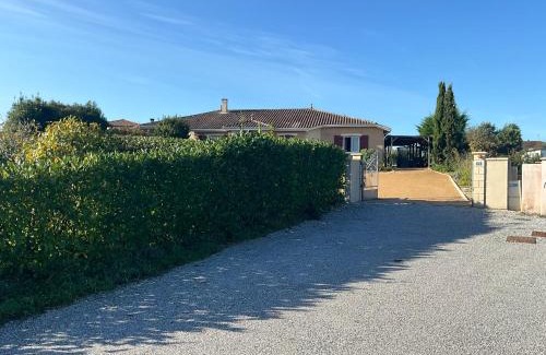 Saint Sever Apartamento | Charmant T2, Cl 3 étoiles, 4 Lits, 4 personnes et 1enfant, parking et terrasse