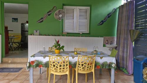 Sainte-Anne Apartamento | Charmant T2 climatisé avec terrasse, à 5 mn des belles plages de Ste Anne