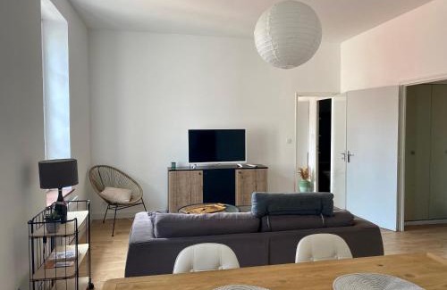Lezignan-Corbieres Apartamento | Charmant T2 de 48m2 au cœur du village de Lézignan-Corbieres