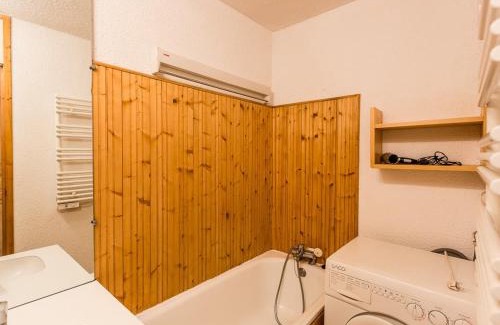 Montchavin Apartamento | Charmant T2 Montchavin La Plagne, 36m², balcon sud, proche pistes et commerces, parking gratuit - FR-1-329-83