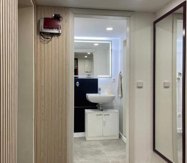 Misburg - Nord Apartamento | Charmante 2 Zimmer Souterrain