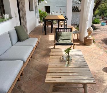 Colmenar Casa | Charmante casita met veranda en zwembad op een kleinschalige olijf Finca