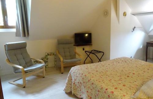 Ligny-le-Ribault Cama Y Desayuno | Charmante Chambre d'Hôtes avec Jardin Arboré, Près des Châteaux et Golfs - FR-1-590-313