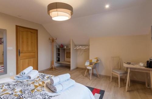 Vyans-le-Val Cama Y Desayuno | Charmante chambre pour 2 avec sauna et vélos à Vyans-le-Val - FR-1-583-277