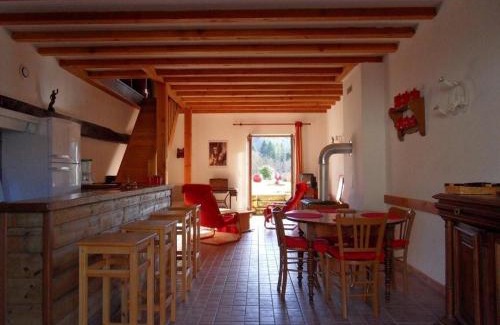 Chatel-Montagne Casa | Charmante grange rénovée avec jardin, terrasse et animaux acceptés - FR-1-489-47