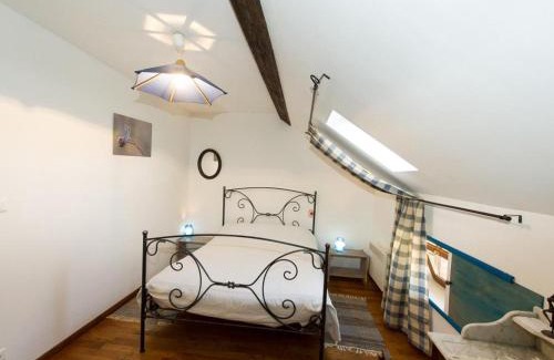 Chatel-Montagne Casa | Charmante grange rénovée avec jardin, terrasse et animaux acceptés - FR-1-489-47