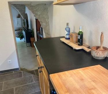 Cabrieres-dʼAigues Casa | Charmante maison de village au pied du Lùberon