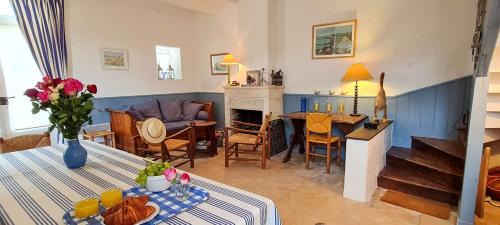 La Couarde-sur-Mer Villa | Charmante Maison de village avec étage