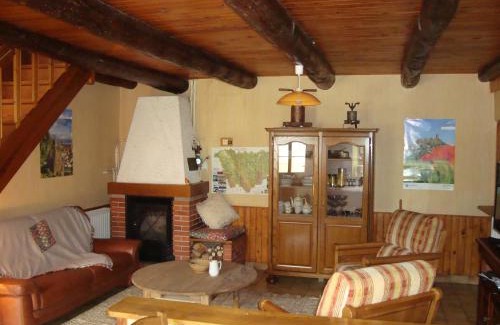 Mezeres Casa | CHARMANTE MAISON A LA CAMPAGNE AU COEUR DES PREMIERS VOLCANS