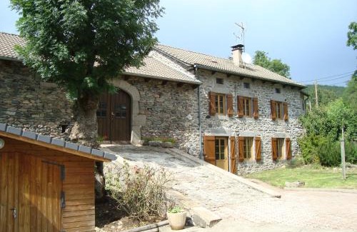 Mezeres Casa | CHARMANTE MAISON A LA CAMPAGNE AU COEUR DES PREMIERS VOLCANS