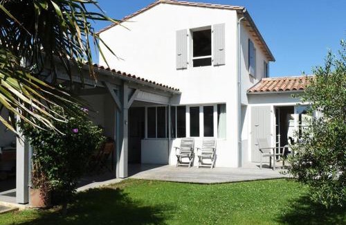 Les Portes-en-Re Casa | Charmante Maison avec Jardin, à Proximité du Centre des Portes-en-Ré, 3 Chambres, WIFI - FR-1-434-59