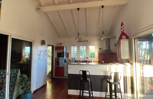 Saint-Leu Casa | Charmante Maison Bois Jardin Exotique aux Colimaçons à Environ 10min de Kélonia!