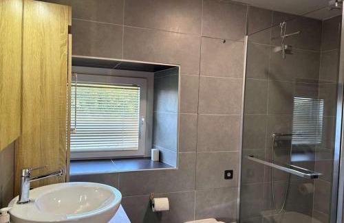 Tregastel Casa | Charmante maison bretonne avec jardin clos, parking, WiFi, à 900m de la plage - Trégastel - FR-1-542-35