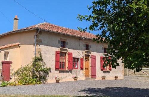 Charente Limousine Casa | Charmante Maison de Campagne avec Piscine Chauffée en Charente - FR-1-653-278