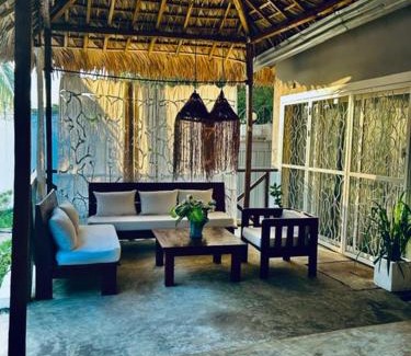 Madirokely Casa | Charmante maison de plain-pied à louer à Ambatoloaka Votre havre de paix à Nosy Be !