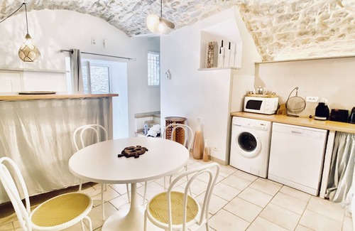 Brissac Casa | Charmante Maison de Village au Pied du Château de Brissac