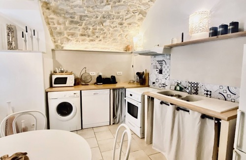 Brissac Casa | Charmante Maison de Village au Pied du Château de Brissac
