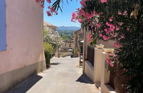 Cadenet Casa | Charmante Maison de Village Avec Jardin en Provence