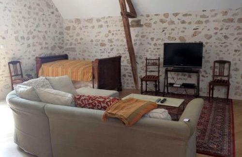 Herisson Apartamento | Charmante maison du 15e siècle avec jardin, au cœur d'un village médiéval - FR-1-489-29