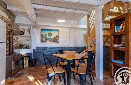 Ombree d'Anjo Casa | Charmante maison en Anjou Bleu, 2 pers, terrasse, poêle à bois, équipements bébé, cuisine équipée - FR-1-622-72