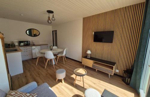 Chanteloup Casa | Charmante maison, entière au calme, sud avec jardin