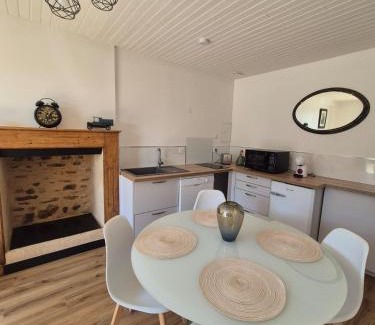 Chanteloup Casa | Charmante maison, entière au calme, sud avec jardin