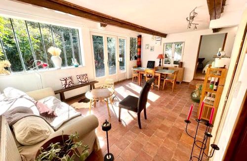 Vitry-sur-Seine Apartamento | Charmante maison dans jardin, calme, 55m2- 2ch, métro, très proche Paris