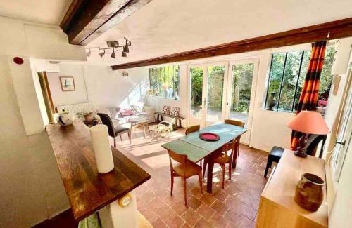 Vitry-sur-Seine Apartamento | Charmante maison dans jardin, calme, 55m2- 2ch, métro, très proche Paris