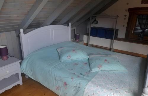Servance-Miellin Casa | Charmante Maison Les Volets Bleus