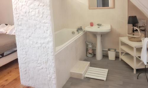 Primelin Casa | Charmante maison près de Primelin avec jardin et terrasse