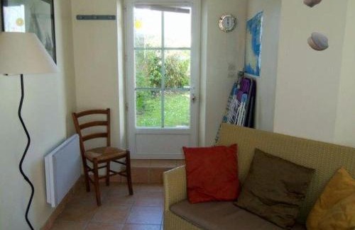 Locmaria Casa | Charmante maison près sentier côtier, plage à 500m, Wi-Fi, animaux OK, terrasse, 2 pers - FR-1-418-252