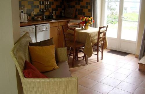 Locmaria Casa | Charmante maison près sentier côtier, plage à 500m, Wi-Fi, animaux OK, terrasse, 2 pers - FR-1-418-252