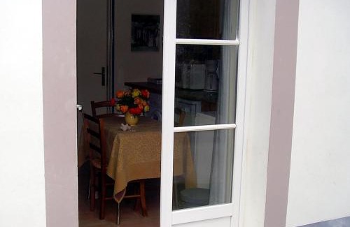 Locmaria Casa | Charmante maison près sentier côtier, plage à 500m, Wi-Fi, animaux OK, terrasse, 2 pers - FR-1-418-252