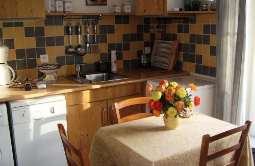 Locmaria Casa | Charmante maison près sentier côtier, plage à 500m, Wi-Fi, animaux OK, terrasse, 2 pers - FR-1-418-252