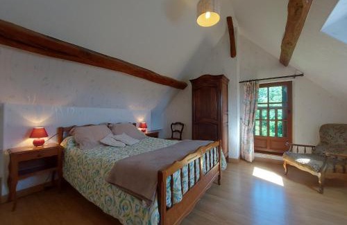 La Saucelle Casa | Charmante Maison Rénovée avec Jardin, BBQ et Loisirs à La Saucelle - FR-1-581-13