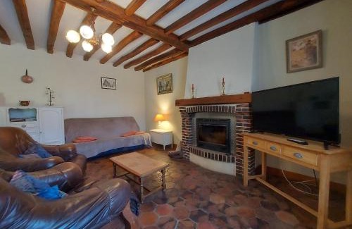 La Saucelle Casa | Charmante Maison Rénovée avec Jardin, BBQ et Loisirs à La Saucelle - FR-1-581-13
